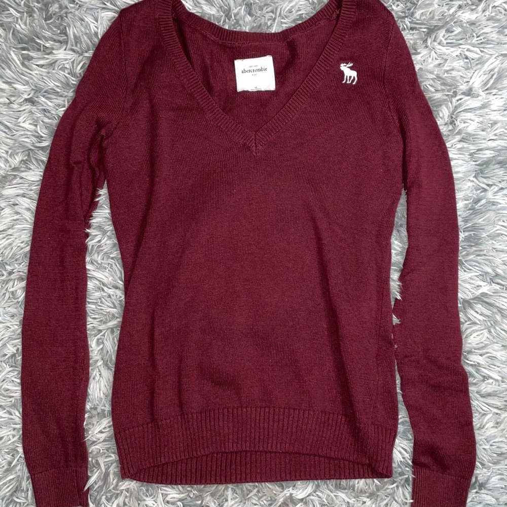Maroon sweater